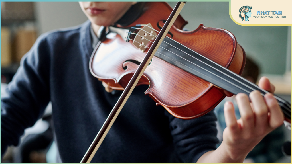 Tiếng đàn violin bên cửa sổ